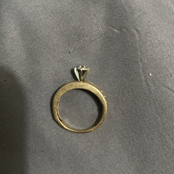 Size 4 gold engagement ring less than a year old 5 diamonds on it - Picture 2 of 2